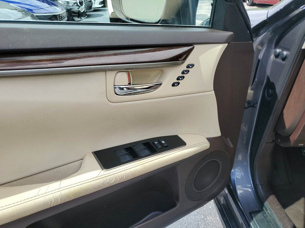 Used 2017 Lexus ES 350 FWD image 19