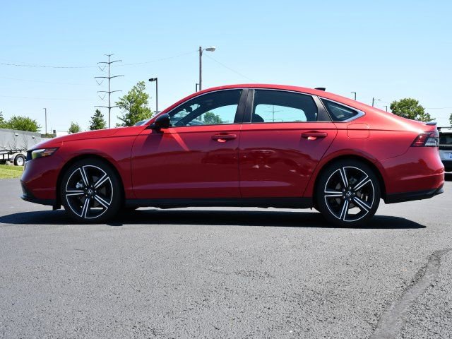 Used 2024 Honda Accord Sport image 4