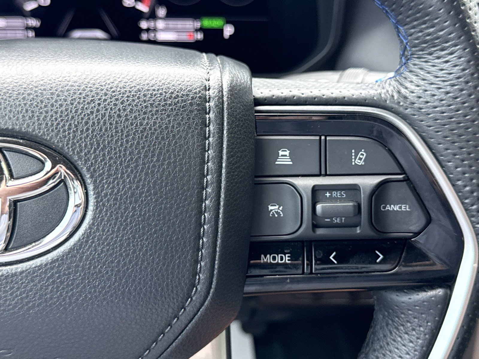 Used 2022 Toyota Tundra Platinum AWD/4WD image 26