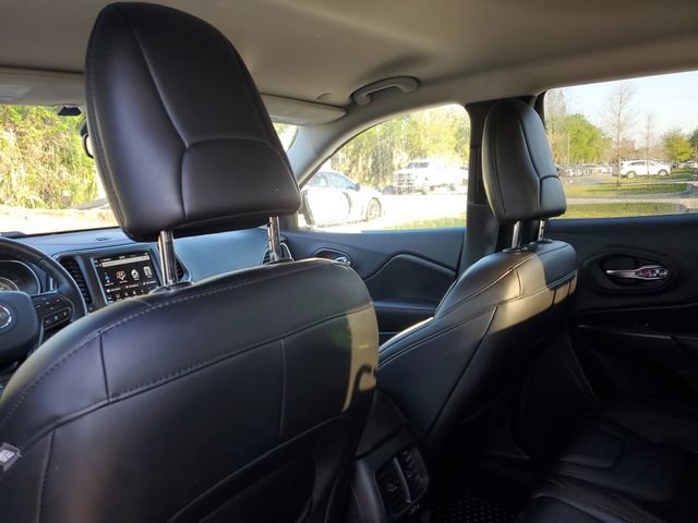 Used 2020 Jeep Cherokee Trailhawk w/ Technology Group image 11