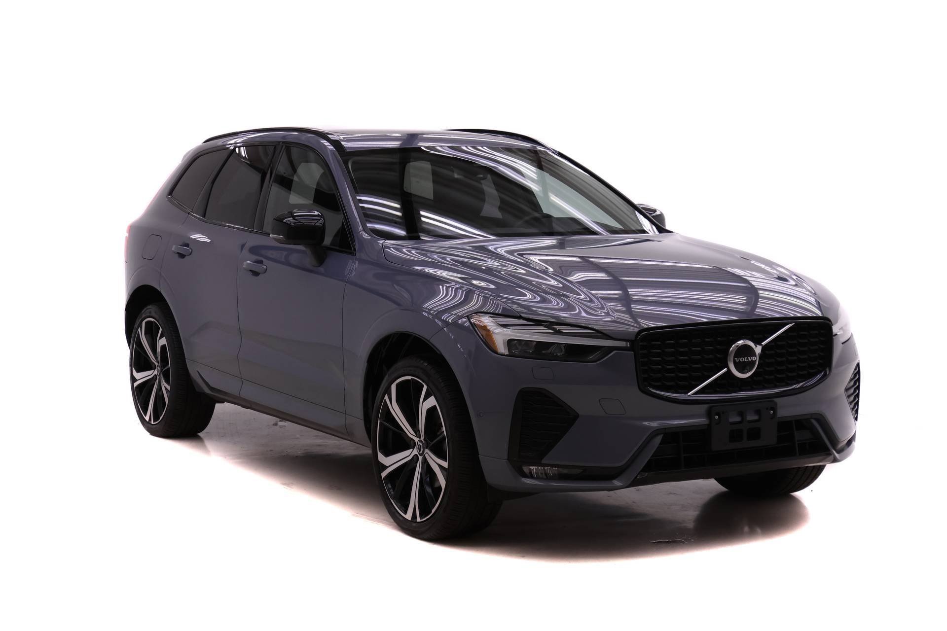 Certified 2024 Volvo XC60 B5 Ultimate w/ Protection Package Premier image 2