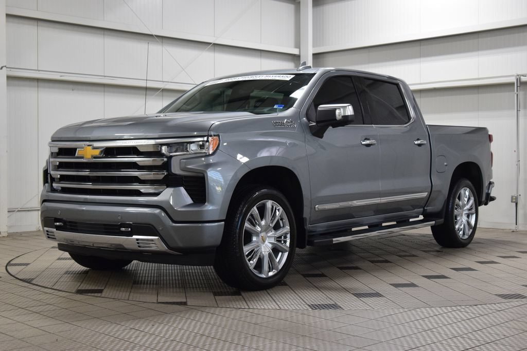 Used 2026 Chevrolet Silverado 1500 High Country w/ Technology Package AWD/4WD image 3