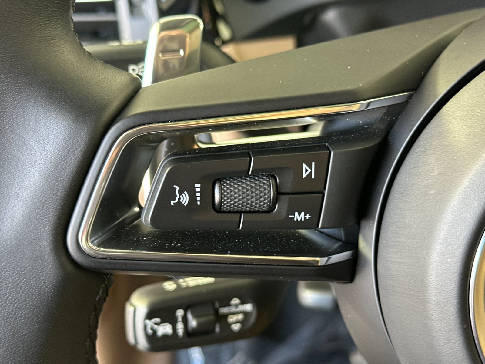 Certified 2026 Porsche Macan AWD/4WD image 27