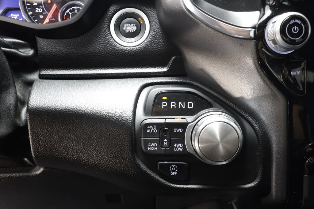 Used 2025 RAM 1500 Laramie w/ Sport Appearance Package AWD/4WD image 13