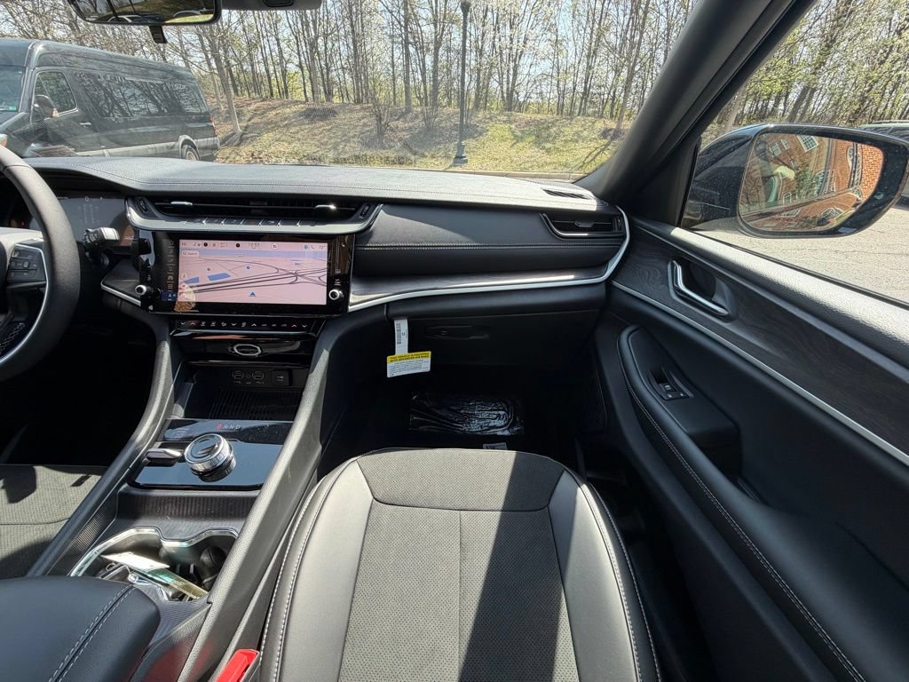 New 2026 Jeep Grand Cherokee Altitude AWD/4WD image 13