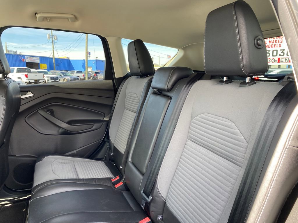 Used 2018 Ford Escape SE w/ SE Sport Appearance Package FWD image 15
