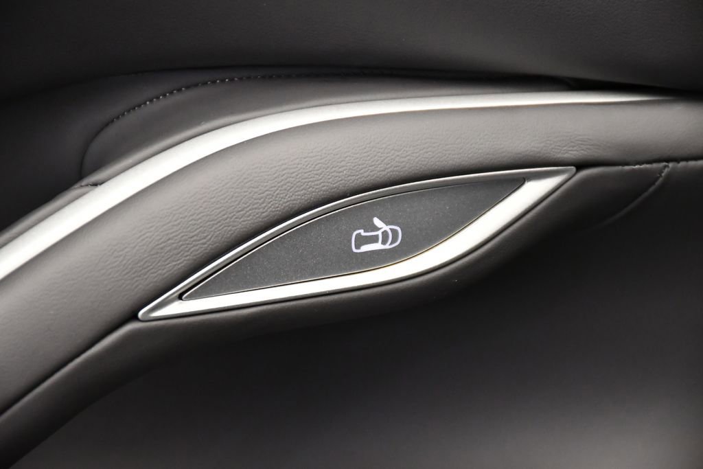 Used 2023 Ferrari Purosangue image 38