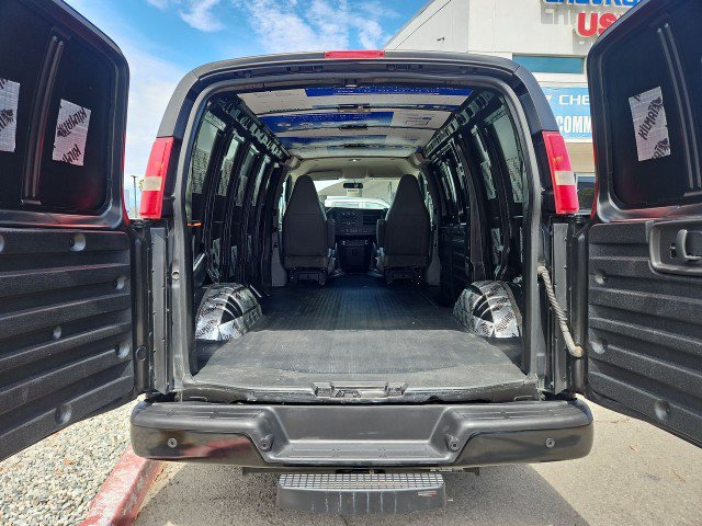 Used 2016 Chevrolet Express 2500 RWD image 23
