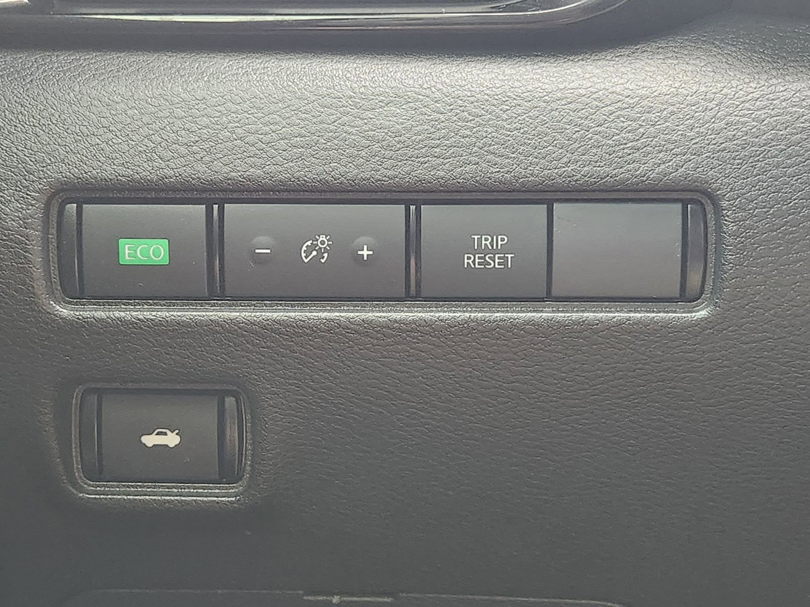 Used 2022 Nissan Sentra SV FWD image 25