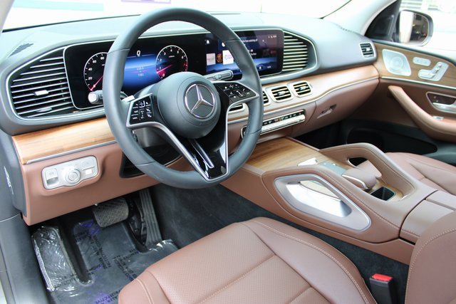 Used 2024 Mercedes-Benz GLE 350 4MATIC w/ AMG Line Exterior image 9