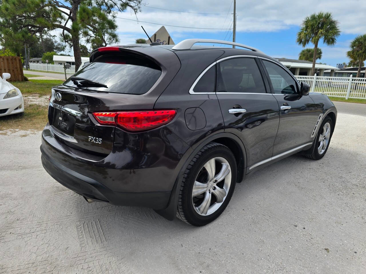 Used 2009 INFINITI FX35 2WD w/ Deluxe Touring Pkg image 5