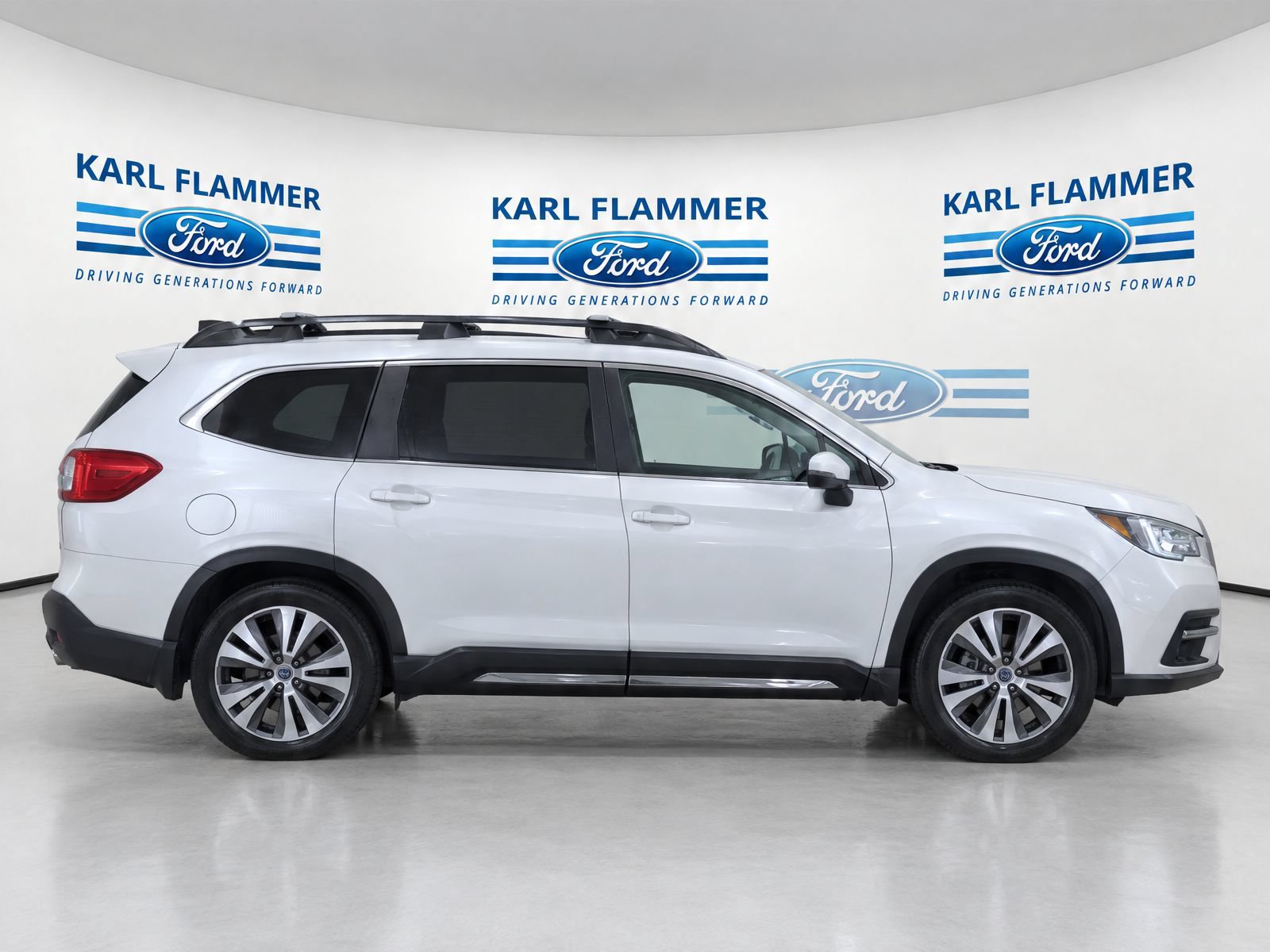 Used 2022 Subaru Ascent Limited w/ Technology Package AWD/4WD image 2