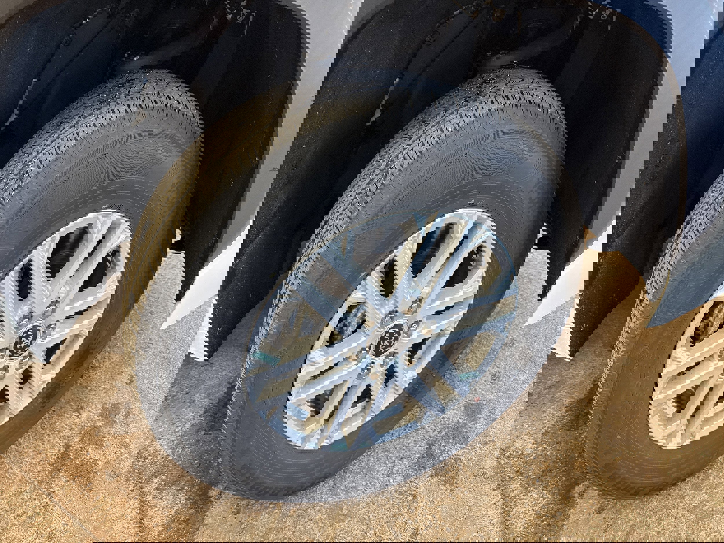 Used 2022 Toyota Tundra SR5 w/ SR5 Premium Package image 11