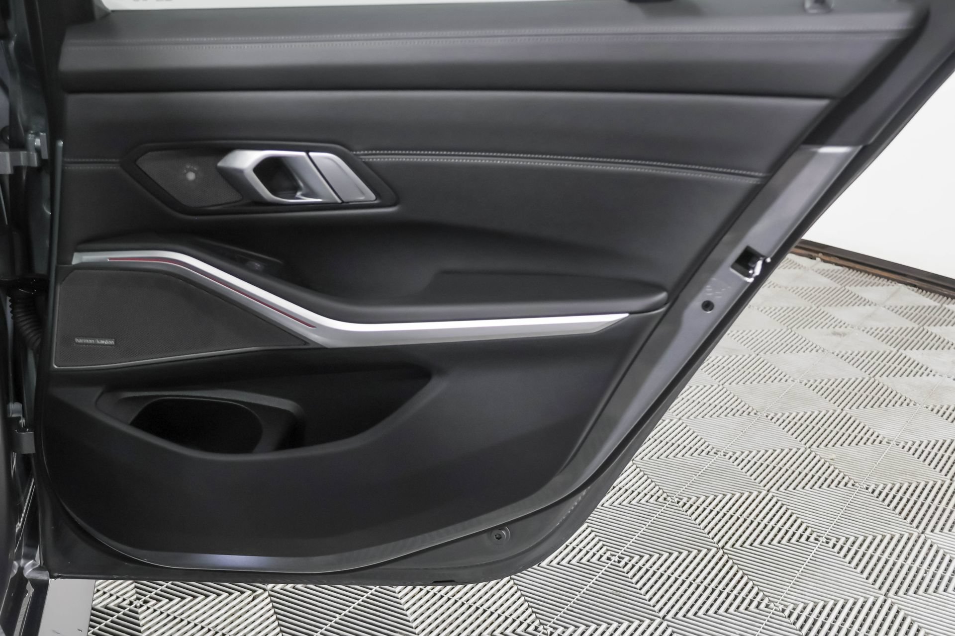 Used 2025 BMW M3 w/ Executive Package RWD image 36