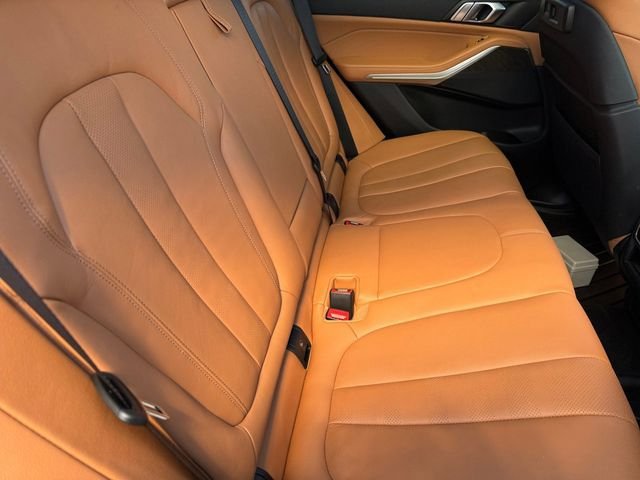 Used 2022 BMW X5 xDrive40i w/ Premium Package AWD/4WD image 17