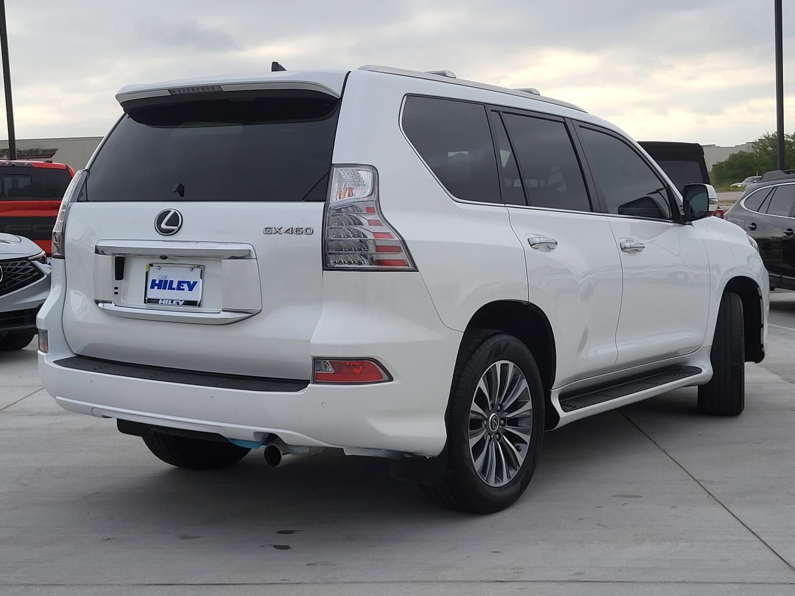 Used 2023 Lexus GX 460 Luxury w/ Accessory Package AWD/4WD image 5