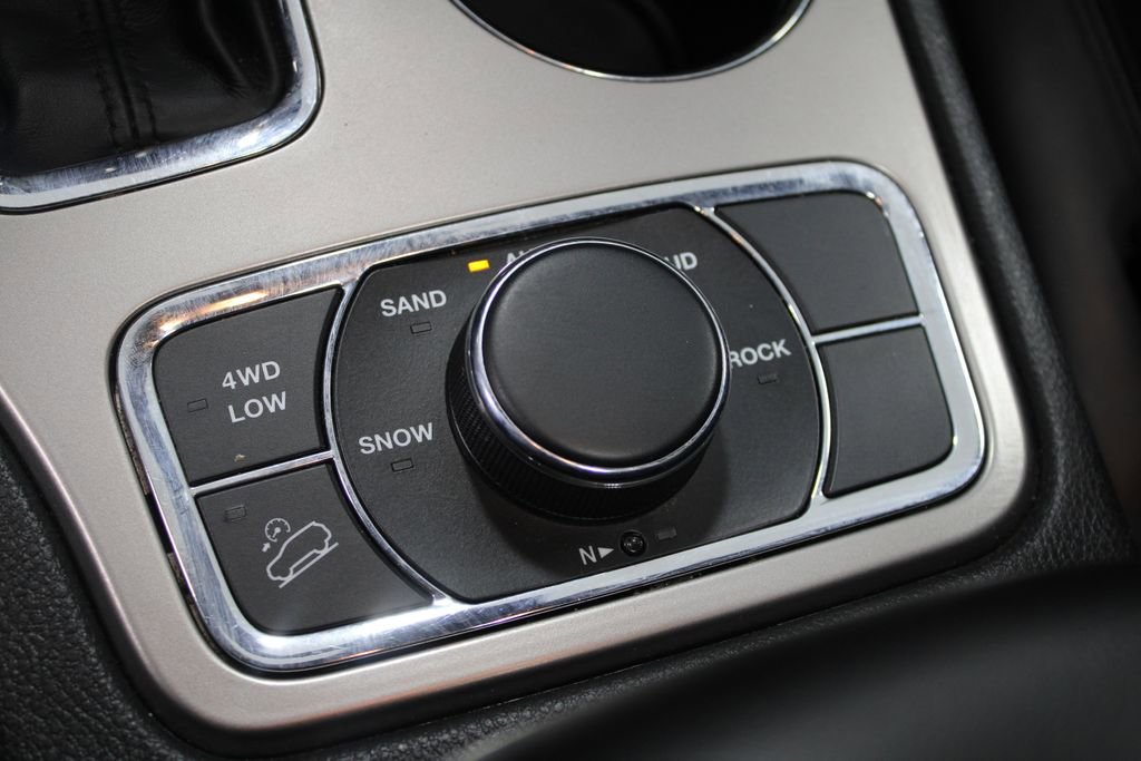 Used 2021 Jeep Grand Cherokee Limited w/ Trailer Tow Group IV image 43