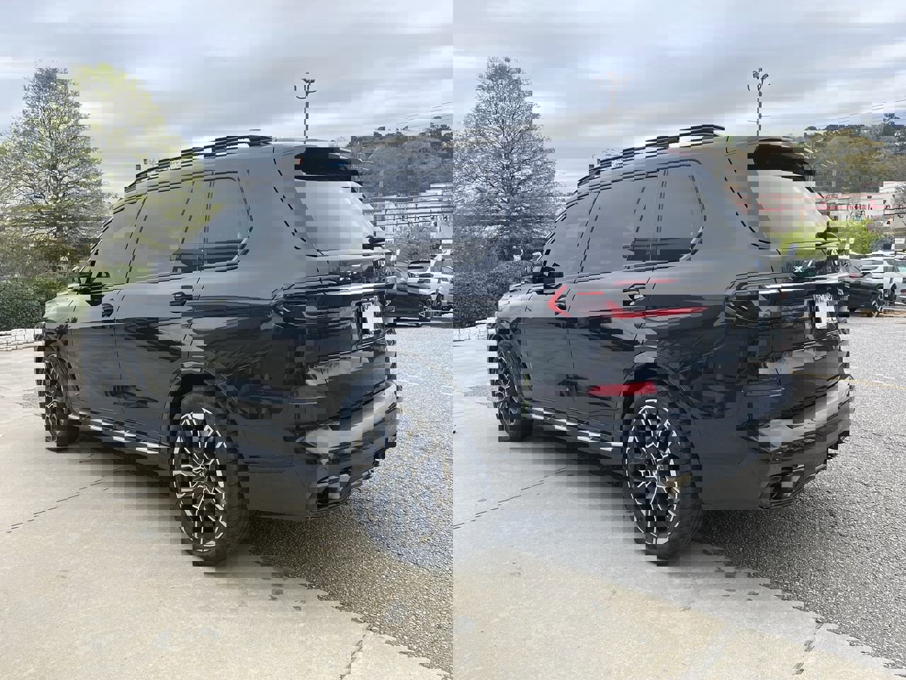 Certified 2023 BMW X7 xDrive40i w/ Executive Package image 6