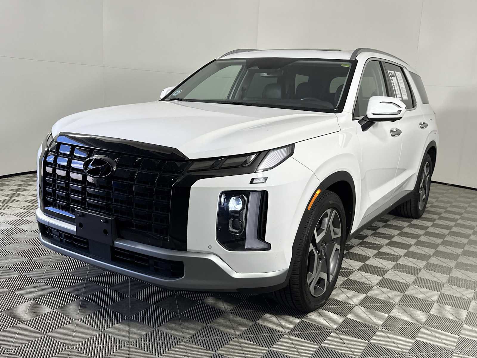 Used 2024 Hyundai Palisade Limited FWD image 4