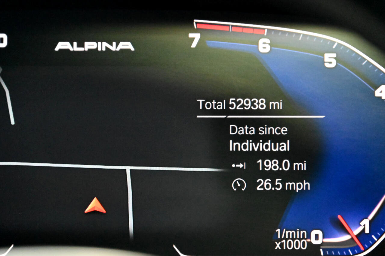 Used 2020 BMW X5 M50i w/ Premium Package image 27