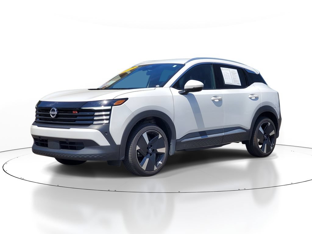 Used 2025 Nissan Kicks SR AWD/4WD image 2
