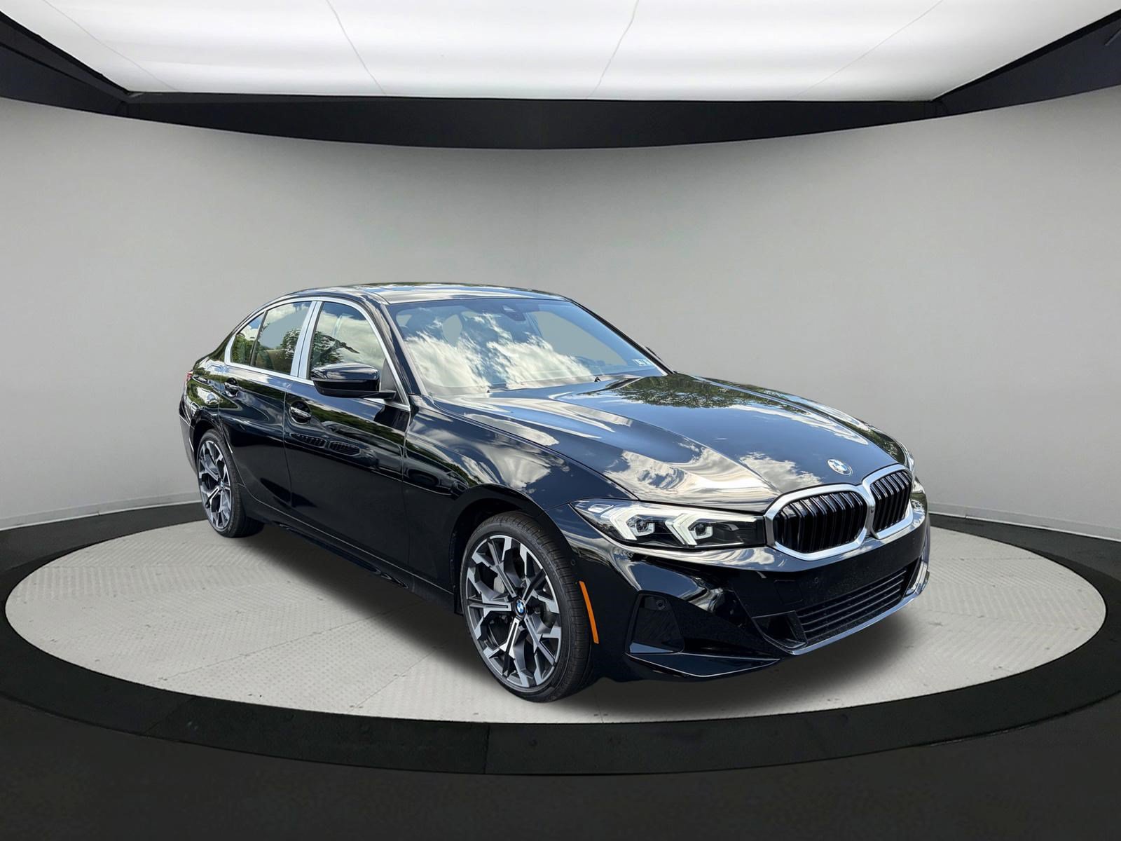 Used 2026 BMW 330i xDrive Sedan w/ Premium Package AWD/4WD image 3