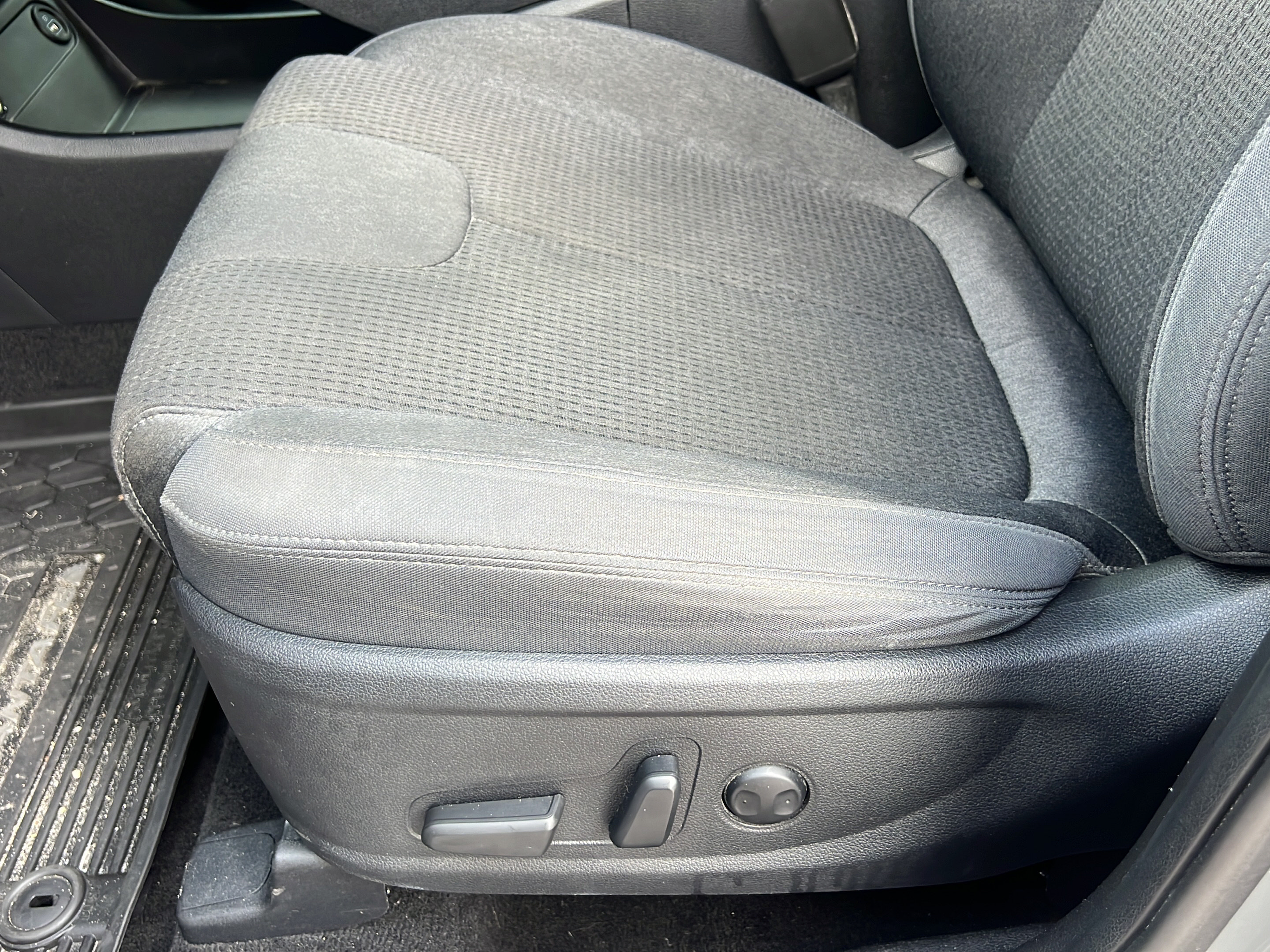 Used 2023 Hyundai Santa Fe SEL FWD image 14