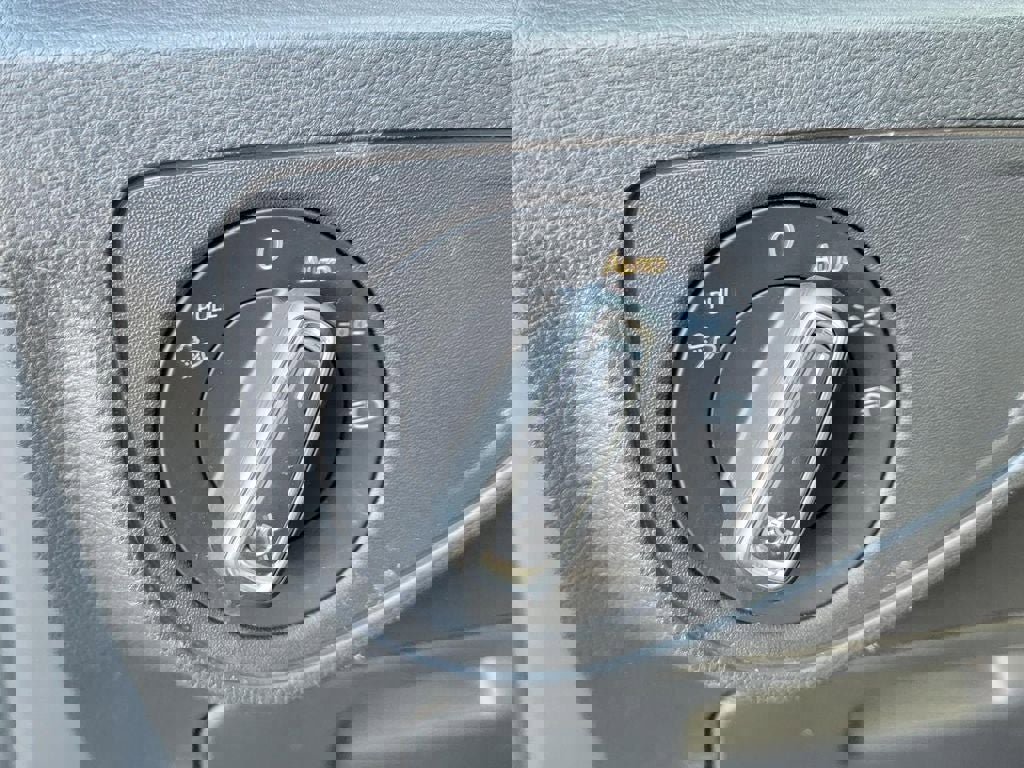 Used 2021 Volkswagen Atlas SE image 32