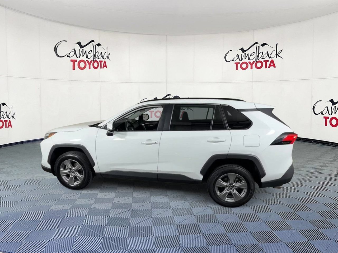 Used 2025 Toyota RAV4 XLE FWD image 8