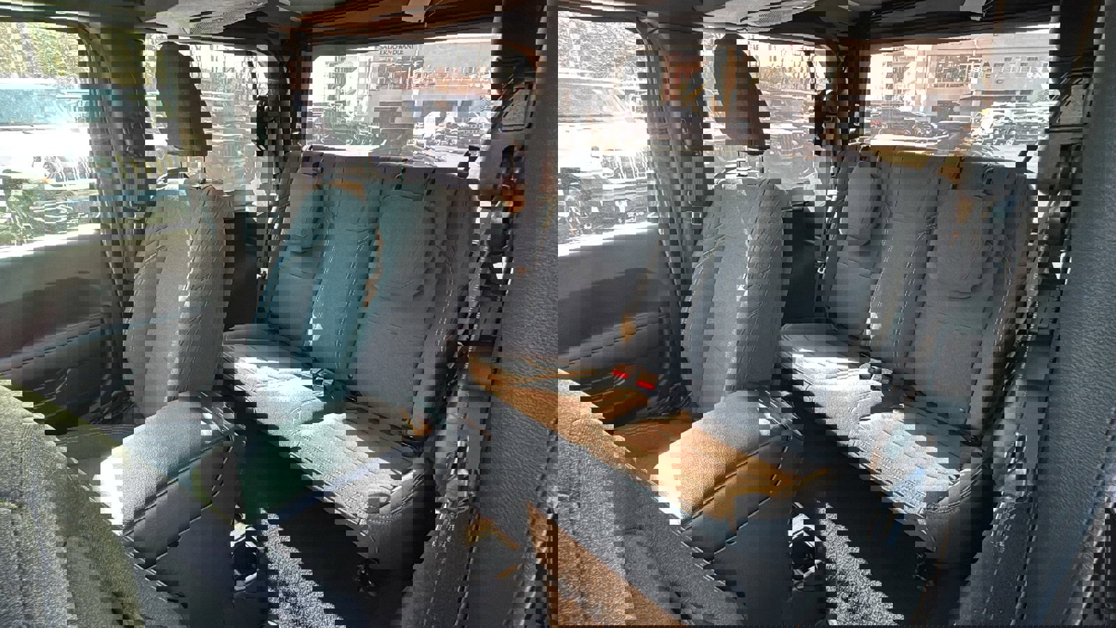 Certified 2025 Jeep Wrangler Sport image 29