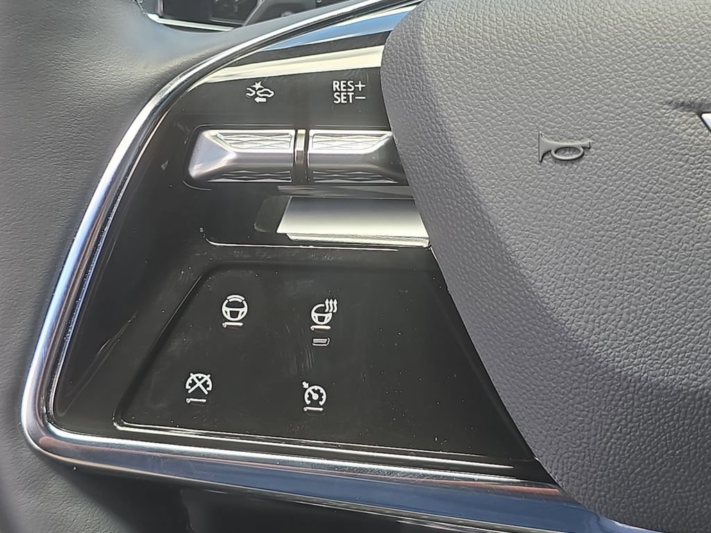Used 2026 Cadillac Lyriq Signature Sport AWD/4WD image 13