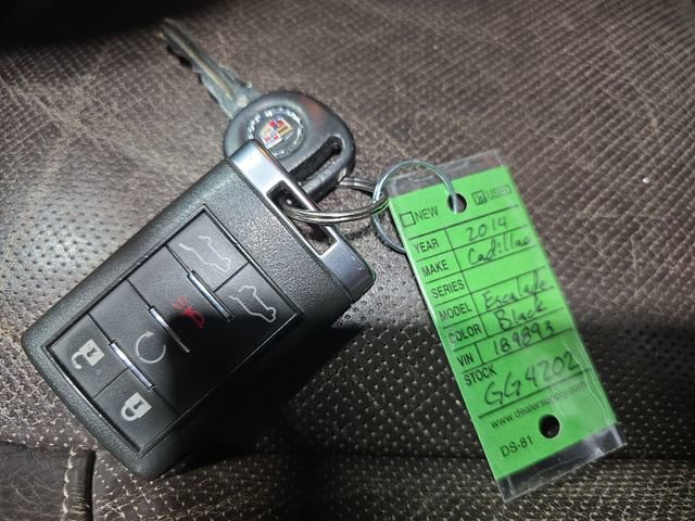 Used 2014 Cadillac Escalade ESV Platinum AWD/4WD image 29