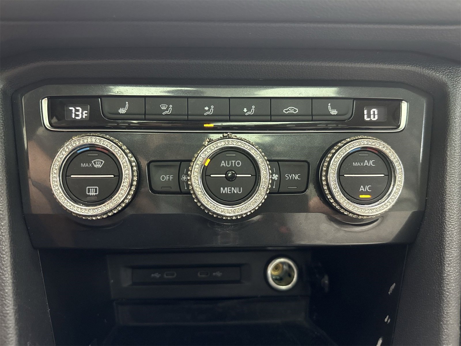 Used 2021 Volkswagen Tiguan SE w/ Panoramic Sunroof Package image 24