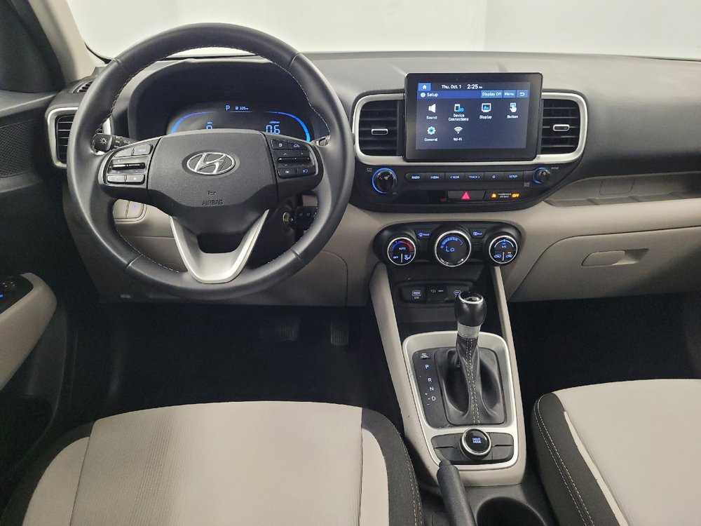 Used 2023 Hyundai Venue SEL FWD image 22