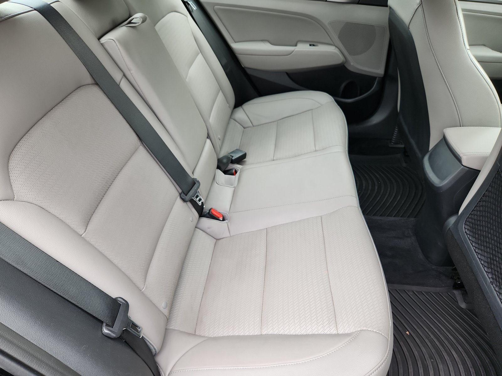 Used 2017 Hyundai Elantra Sedan FWD image 18