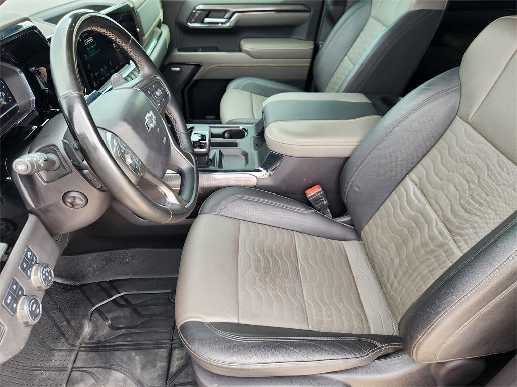 Used 2024 Chevrolet Silverado 1500 ZR2 w/ Technology Package image 13