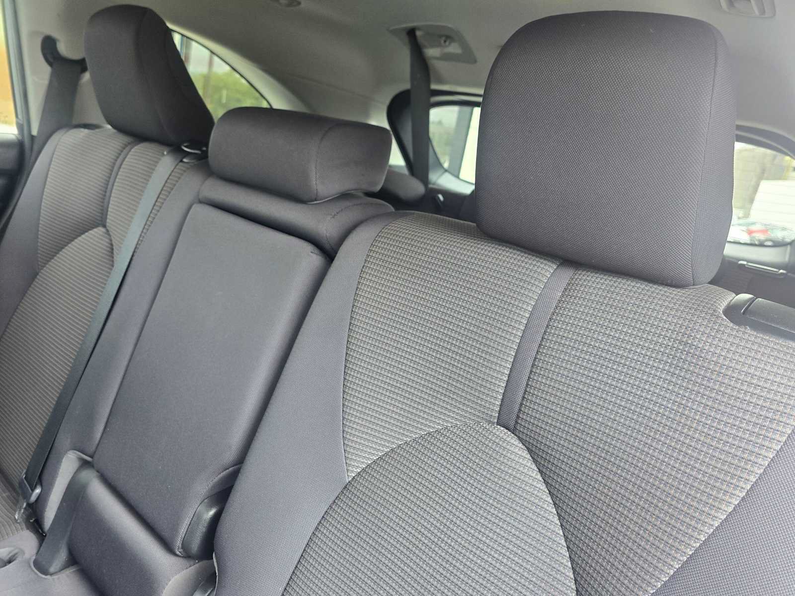 Used 2023 Toyota Highlander LE FWD image 19