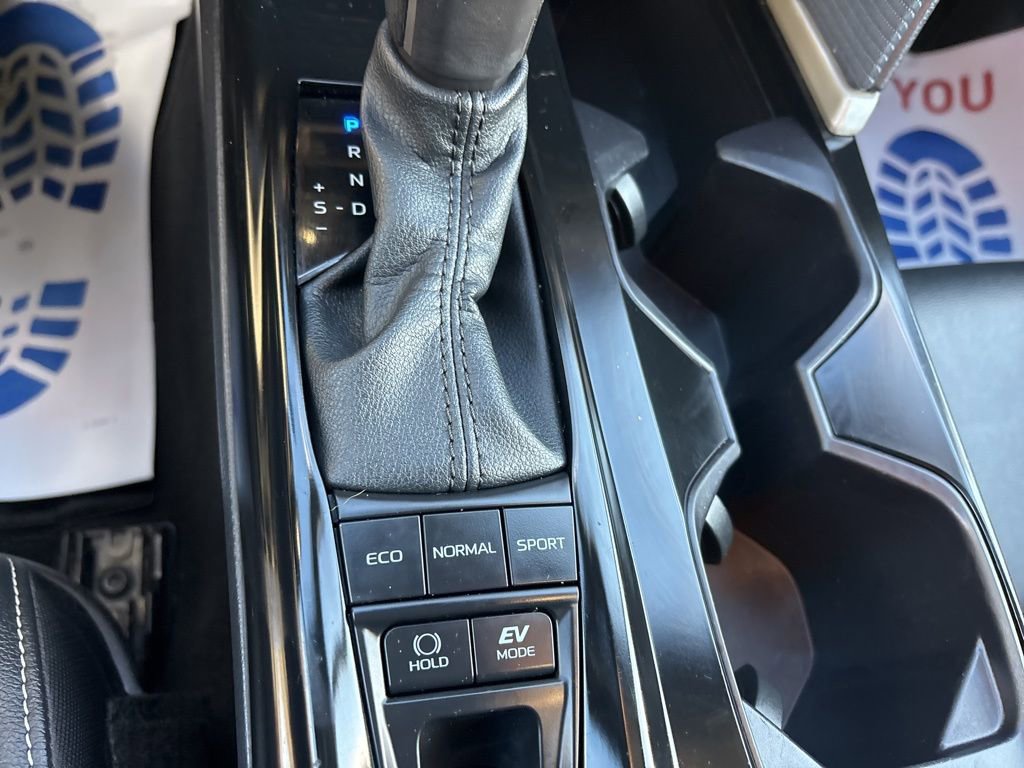 Used 2025 Toyota Camry SE image 14