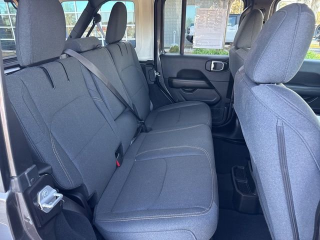 Used 2025 Jeep Wrangler Unlimited Sahara image 11