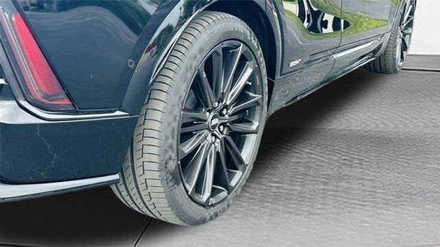 New 2026 Cadillac Lyriq V image 12