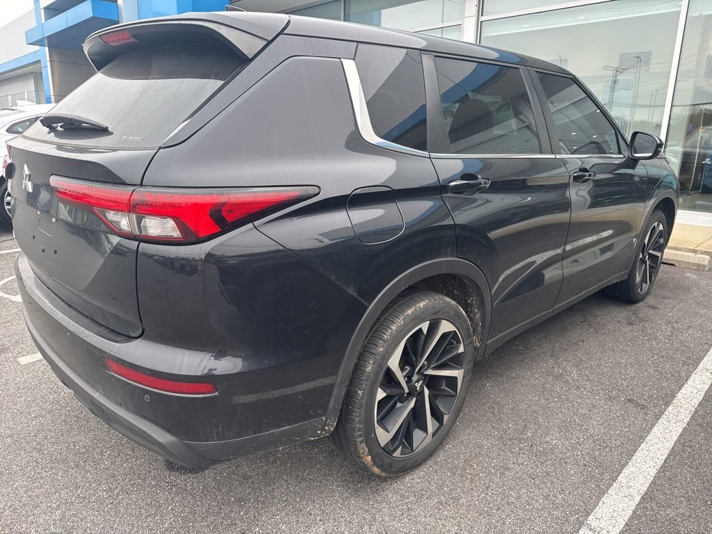 Used 2022 Mitsubishi Outlander ES image 4