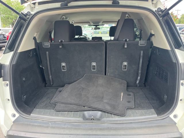 Used 2022 Nissan Pathfinder SV image 28