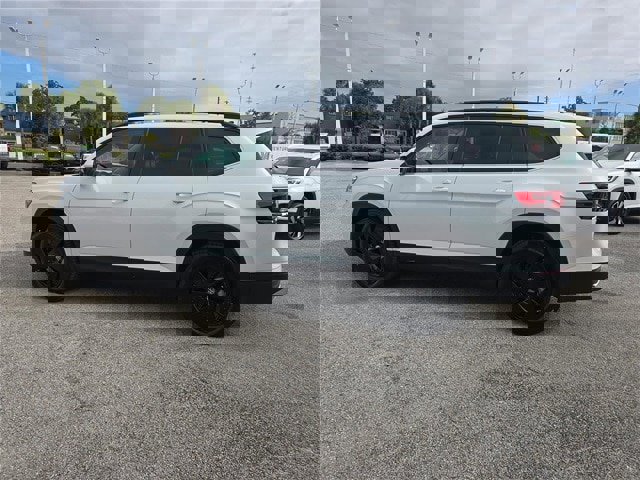 New 2026 Volkswagen Atlas SE image 7