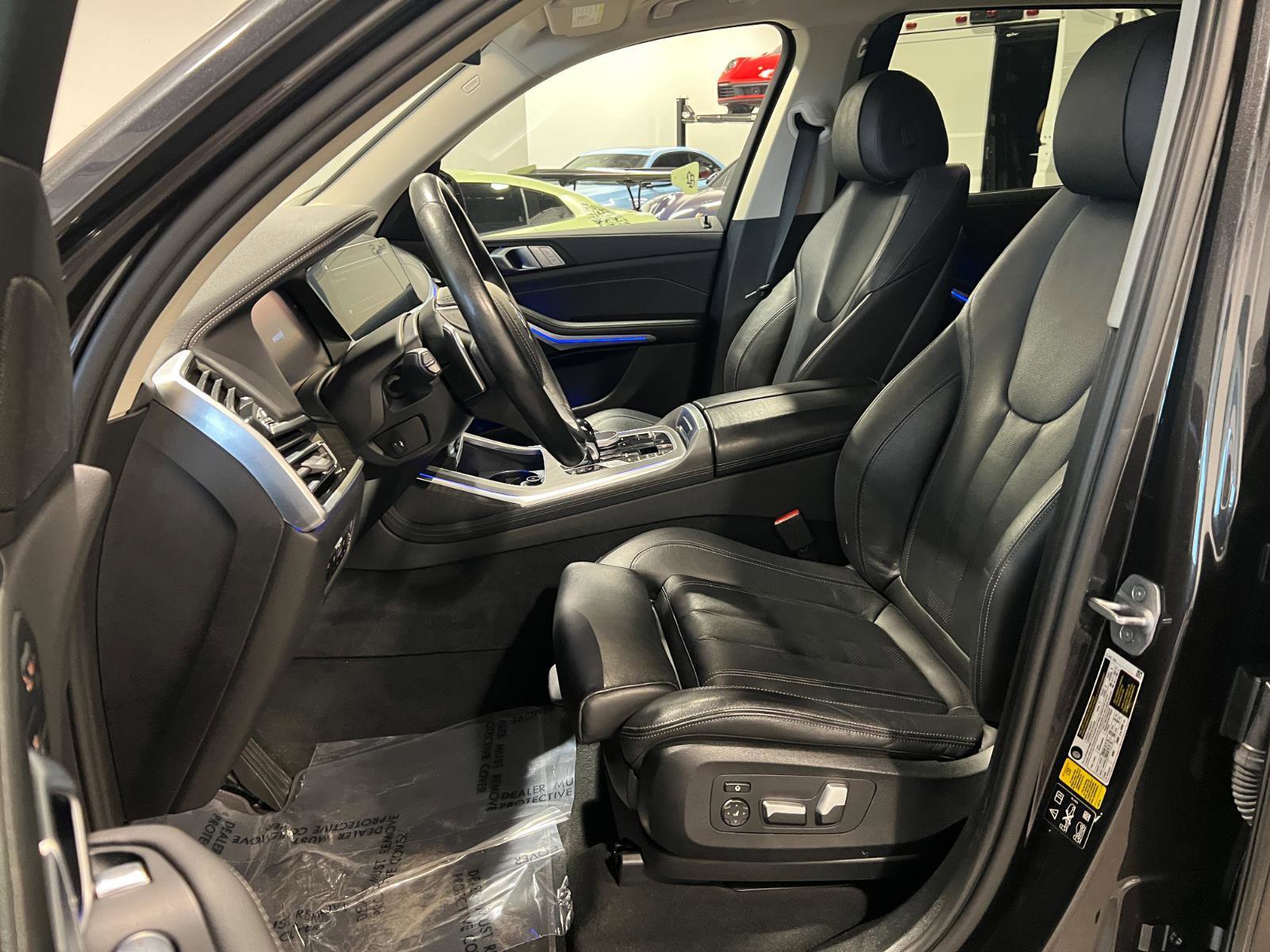 Used 2022 BMW X7 xDrive40i w/ Premium Package image 9