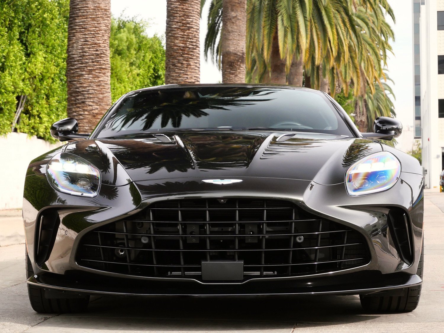 Used 2025 Aston Martin V8 Vantage Coupe image 7