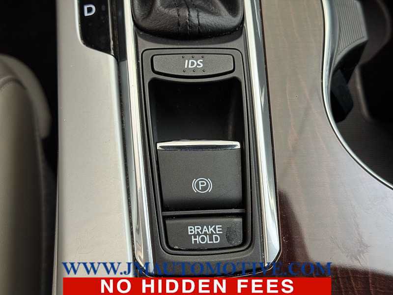 Used 2017 Acura TLX w/ Technology Package FWD image 35