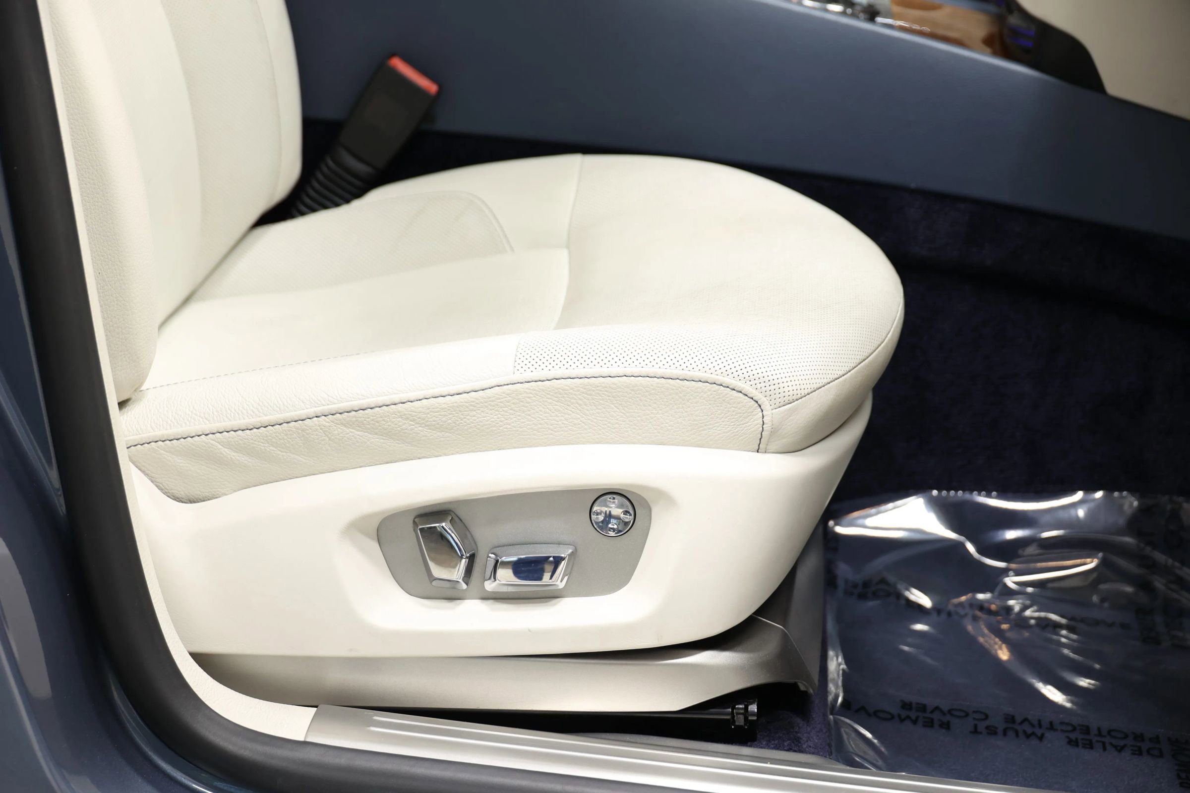 Used 2011 Rolls-Royce Ghost image 87