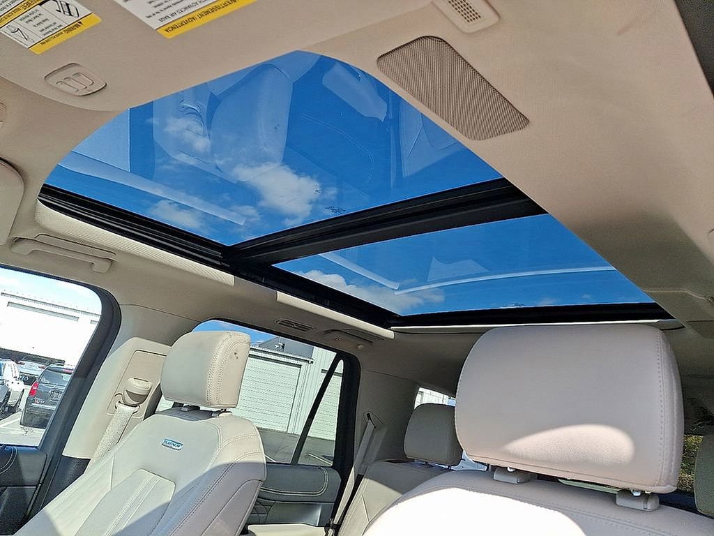 Used 2024 Ford Expedition Platinum image 14