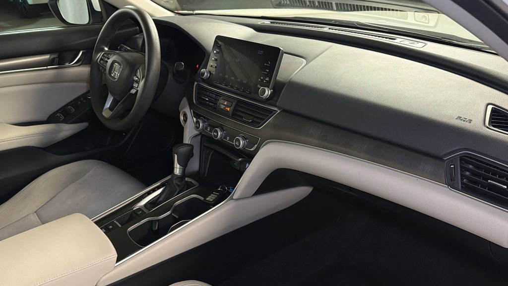 Used 2018 Honda Accord LX image 11