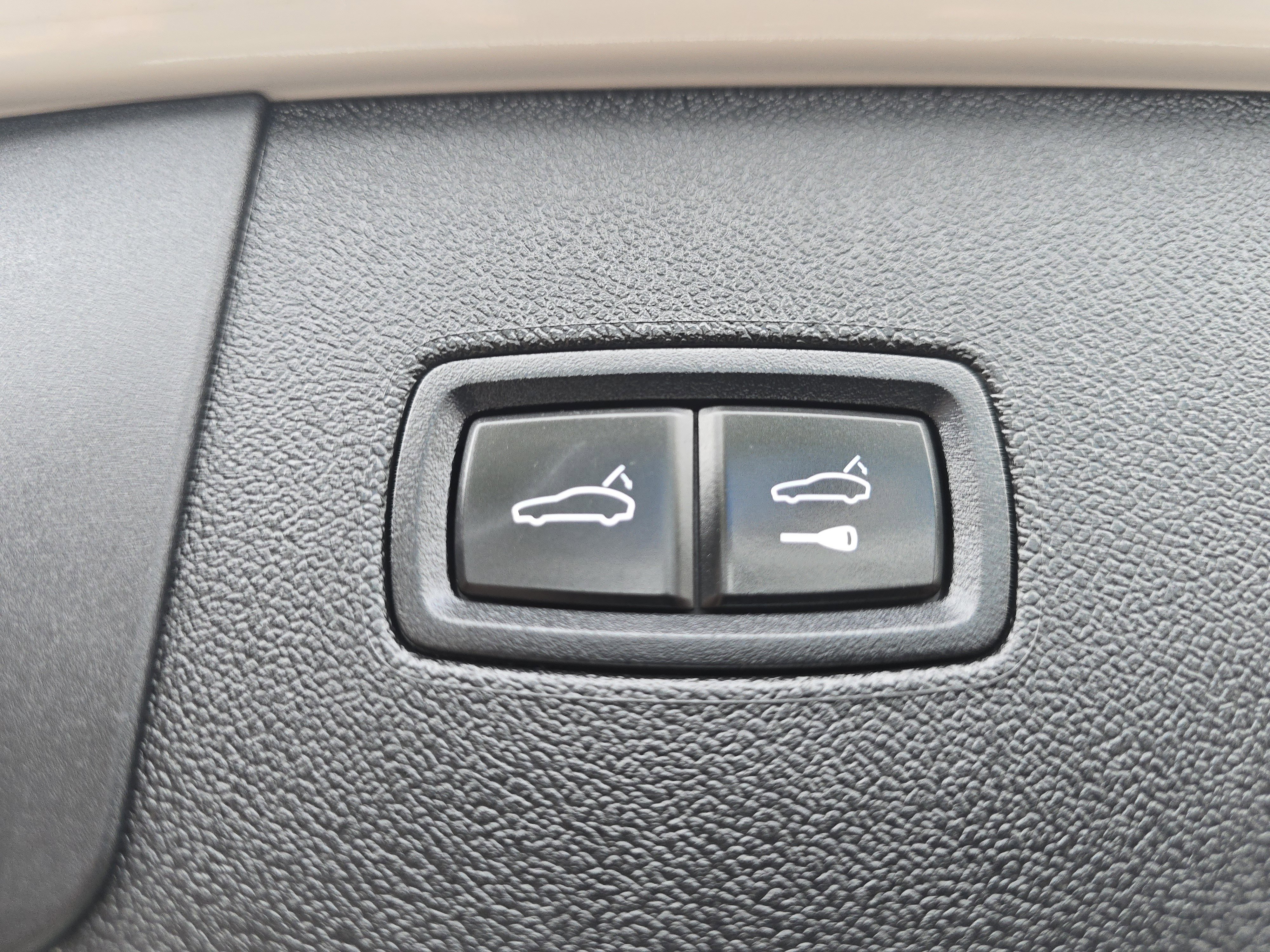 Certified 2023 Porsche Cayenne S Platinum image 16
